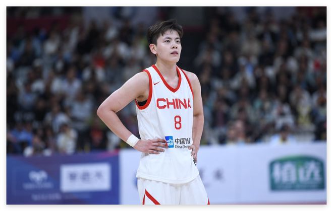 郭艾伦称赞C罗:我也想41岁还能打篮球让大家评判 挨骂也很幸福