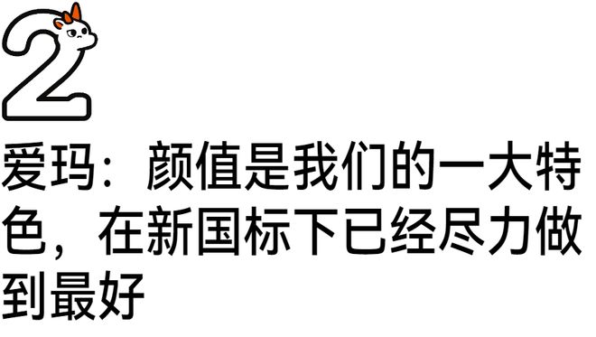 黑色短裙:那不是界限,是我在行走中重新确认步伐幅度的标记