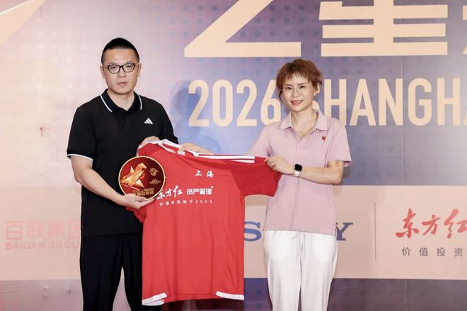 ‌大连小学家长会要求穿正装，校方说只是建议，通知第一条就写着，你信吗？