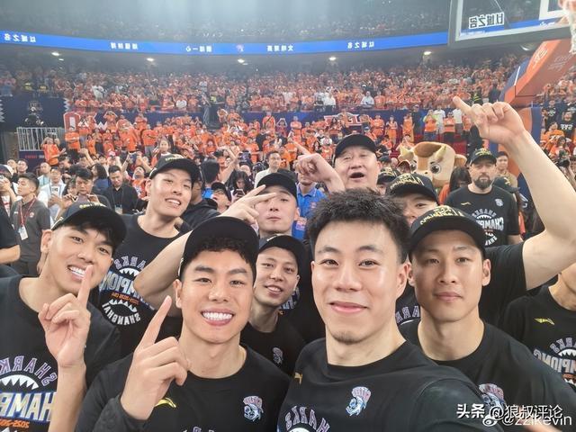 哥伦比亚惊艳世界杯：哈梅斯领衔压制葡萄牙，黑马本色尽显