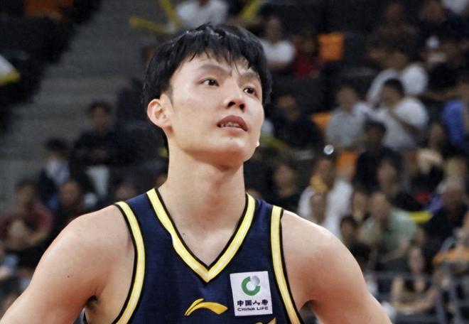 疯狂苦练！广东单场27+5王牌后卫低调崛起，未来或成国家队常客？