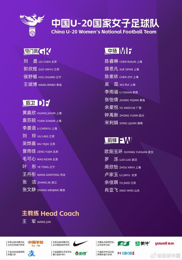 45岁金·卡戴珊扮成13岁女儿,网友:母女俩像双胞胎