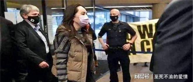 闹大了!韩红黑料越扒越狠,央视表态后,网友怒了:开除军籍党籍