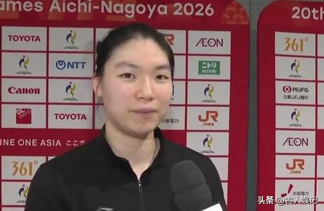 澎湃：许基仁和邵佳一亲临现场观看U17国足战阿森纳U17
