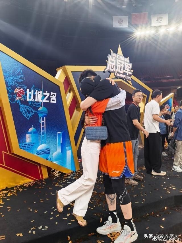 哥伦比亚惊艳世界杯：哈梅斯领衔压制葡萄牙，黑马本色尽显