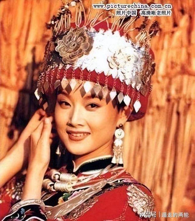 骑士正式裁掉惠特莫尔!22岁就丢掉饭碗:白魔下一站在哪儿?