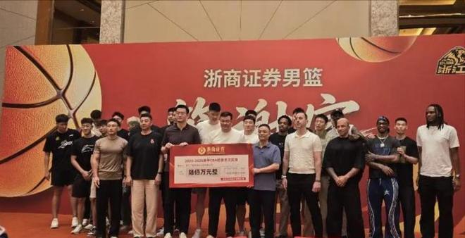 德罗赞也要等詹姆斯！多队无缘签老詹后才会追他 活塞猛龙等队在列