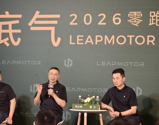 曝开拓者后卫夏普右膝半月板撕裂，预计缺席6个月