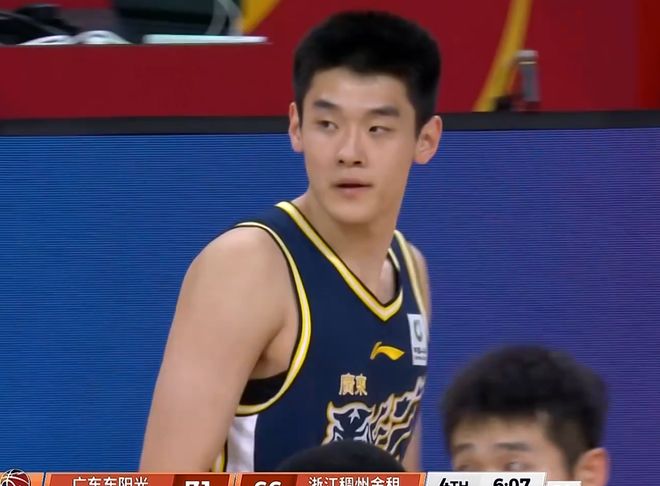 广东男篮锋线大将复出,前交叉韧带断裂影响巨大,24岁或就此退役