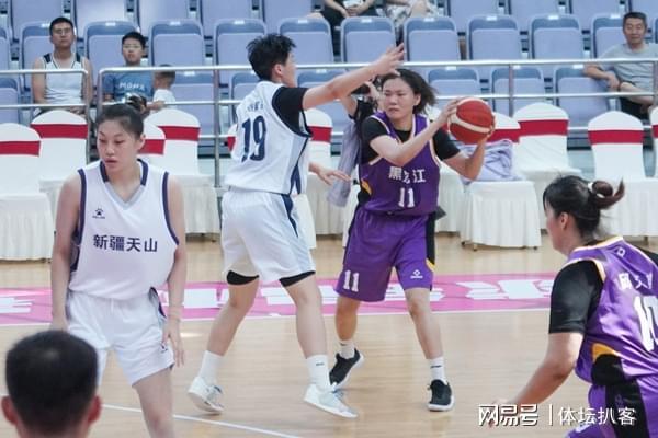 “连手指都塞不进去!” 特斯拉现后轮塌陷“通病”,车主质疑:弹簧换了一根又一根