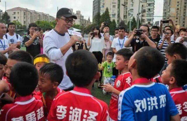温网首轮中国球员贡献三场焦点对决,郑钦文真的被温网官方针对?