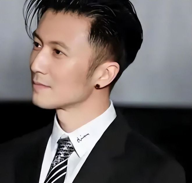 罗德里只想加盟皇马,皇马击退拜仁、大巴黎竞争,曼城要价6000万