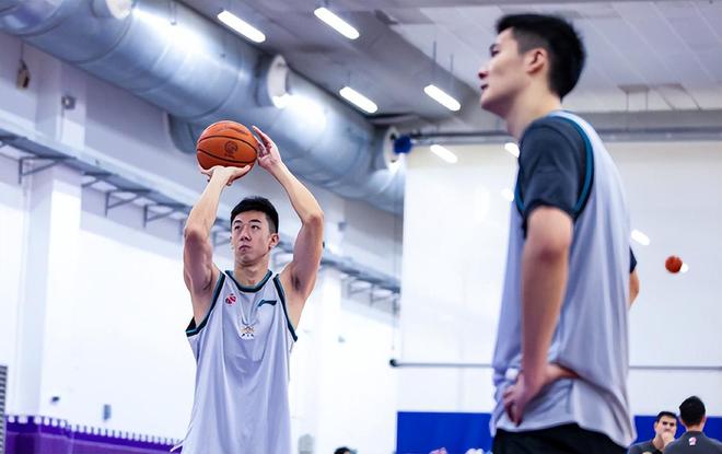 奥尼尔称詹姆斯仅1冠不够格,前绿军球星:所以他无憾离开湖人