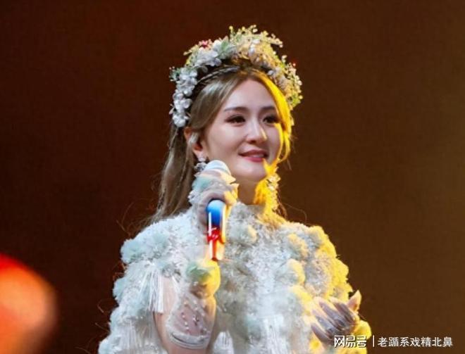 西班牙队各项赛事连续32场不败，为世界杯冠军球队最长纪录