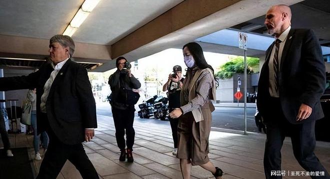 原来他是赖亚文儿子，名字饱含深意，与母亲关系生疏，现已上大学